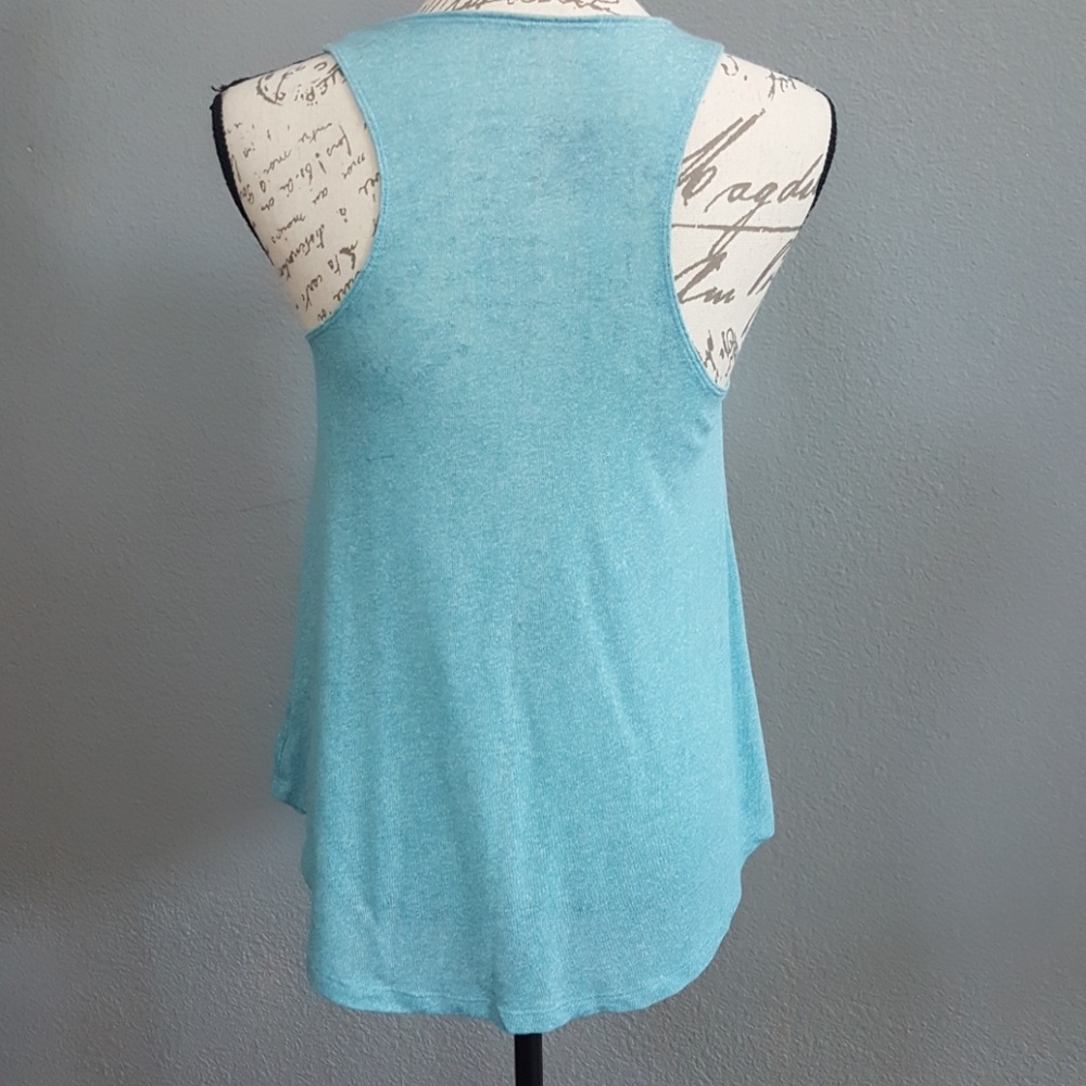 AEO Tank - Picture 2 of 4